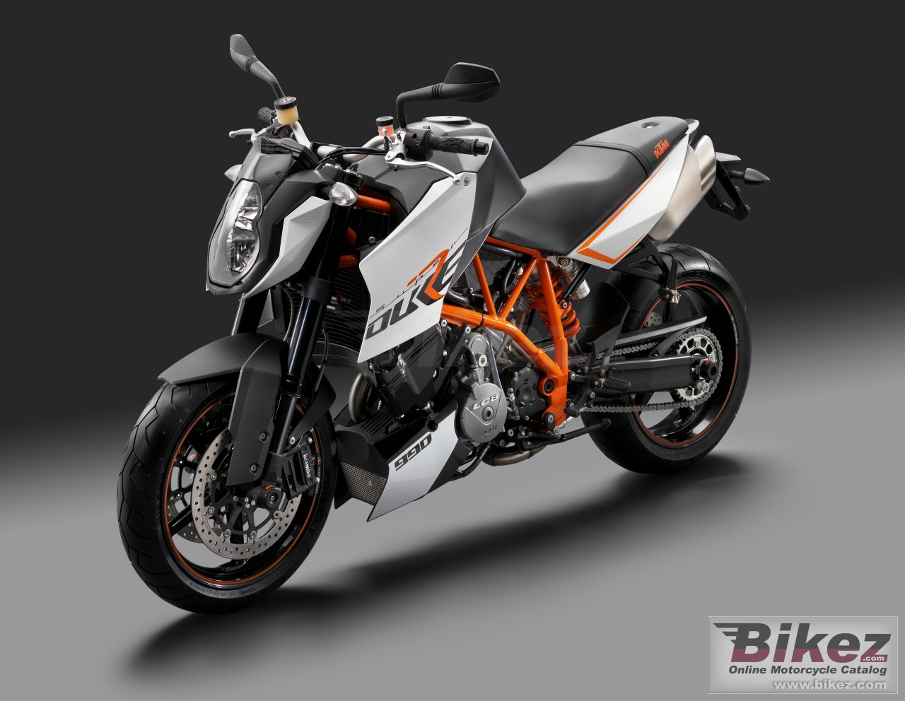 Big KTM 990 super duke r picture and wallpaper from Bikez.com